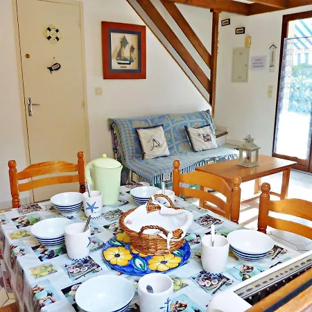 Semesterbostad Charmante Maison Mitoyenne Avec Terrasse, 2 Pour 5 Pers, En Plein Centre De - Fr-1-387-130 Marseillan (Herault)