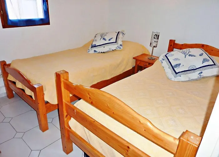 Charmante Maison Mitoyenne Avec Terrasse, 2 Pour 5 Pers, En Plein Centre De - Fr-1-387-130 *