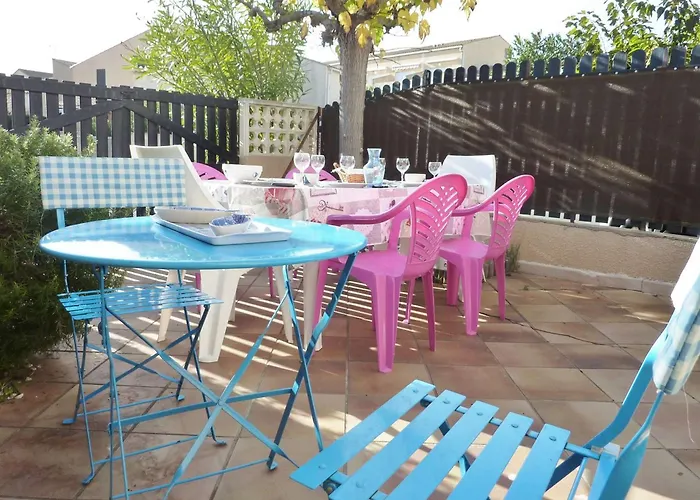 Charmante Maison Mitoyenne Avec Terrasse, 2 Pour 5 Pers, En Plein Centre De - Fr-1-387-130 *