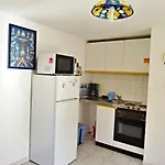 Charmante Maison Mitoyenne Avec Terrasse, 2 Pour 5 Pers, En Plein Centre De - Fr-1-387-130 *