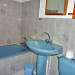 Charmante Maison Mitoyenne Avec Terrasse, 2 Pour 5 Pers, En Plein Centre De - Fr-1-387-130