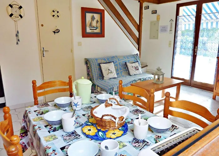 Casa de Férias Charmante Maison Mitoyenne Avec Terrasse, 2 Pour 5 Pers, En Plein Centre De - Fr-1-387-130 Marseillan (Herault)